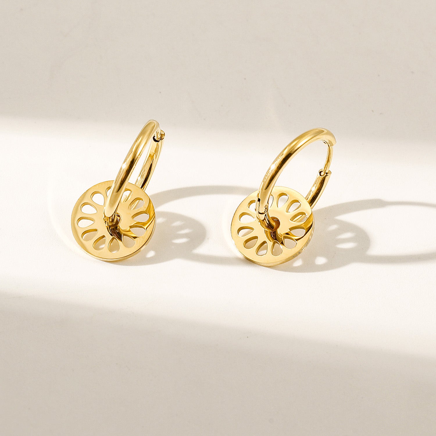Harmony Signature Mini Hoops — aretes de Karola & Co.