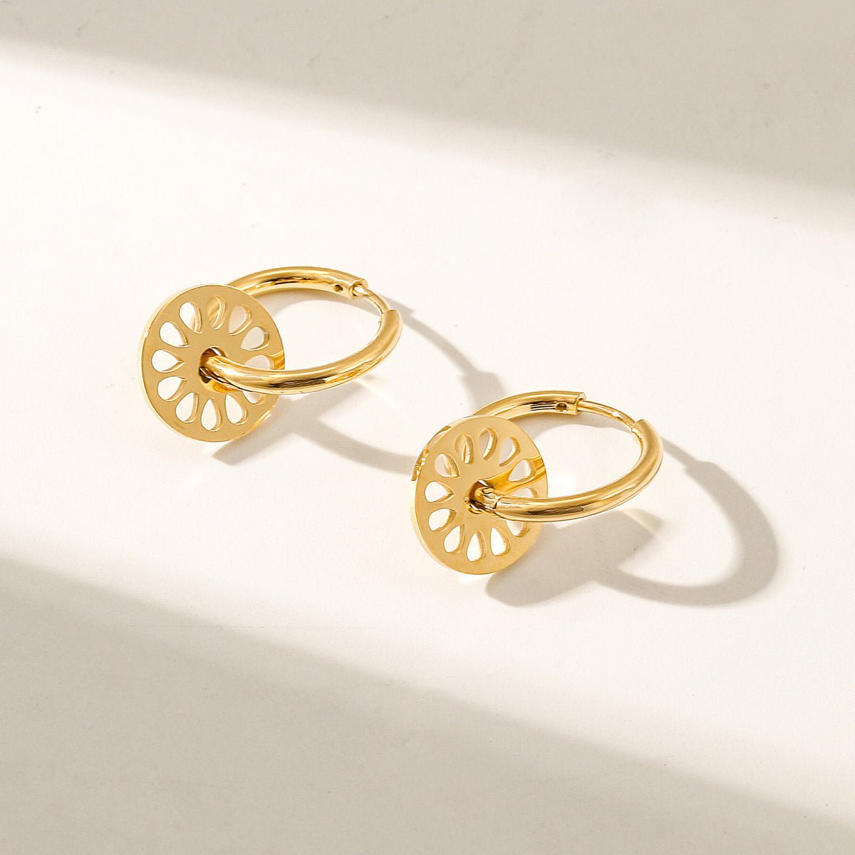 Harmony Signature Mini Hoops — aretes de Karola & Co.