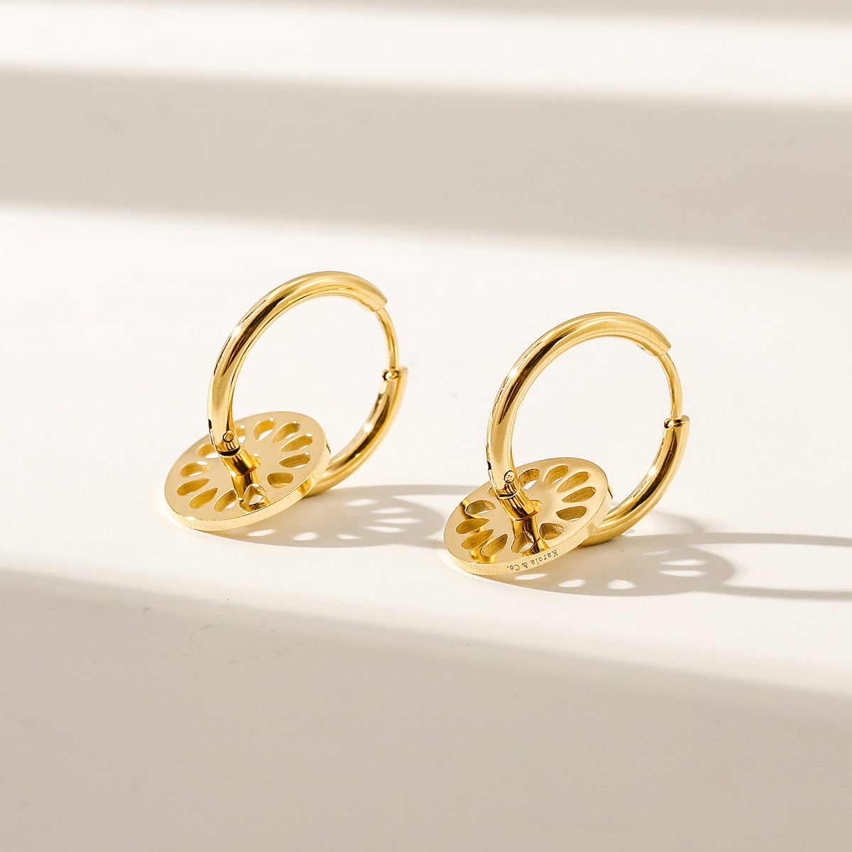 Harmony Signature Mini Hoops — aretes de Karola & Co.