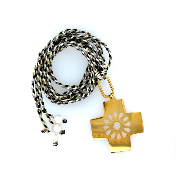 Braided Cross Necklace — collar de Karola & Co.