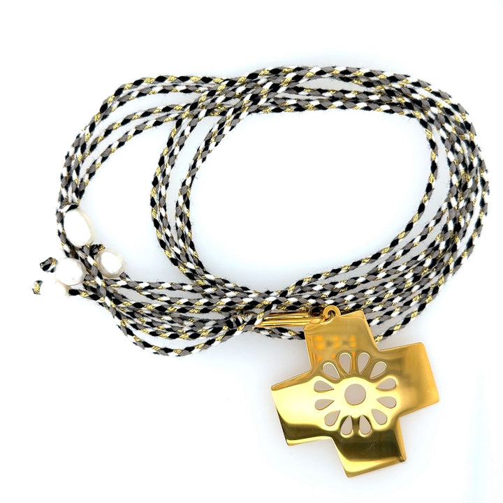 Braided Cross Necklace — collar de Karola & Co.