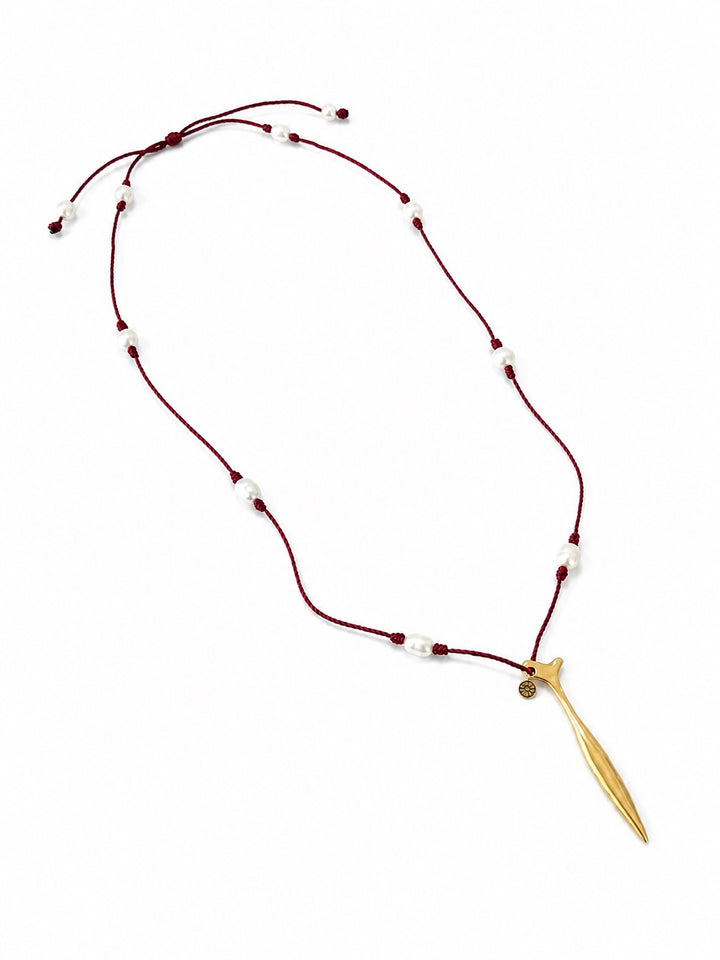 Bordeaux Pearl Necklace — collar de Karola & Co.