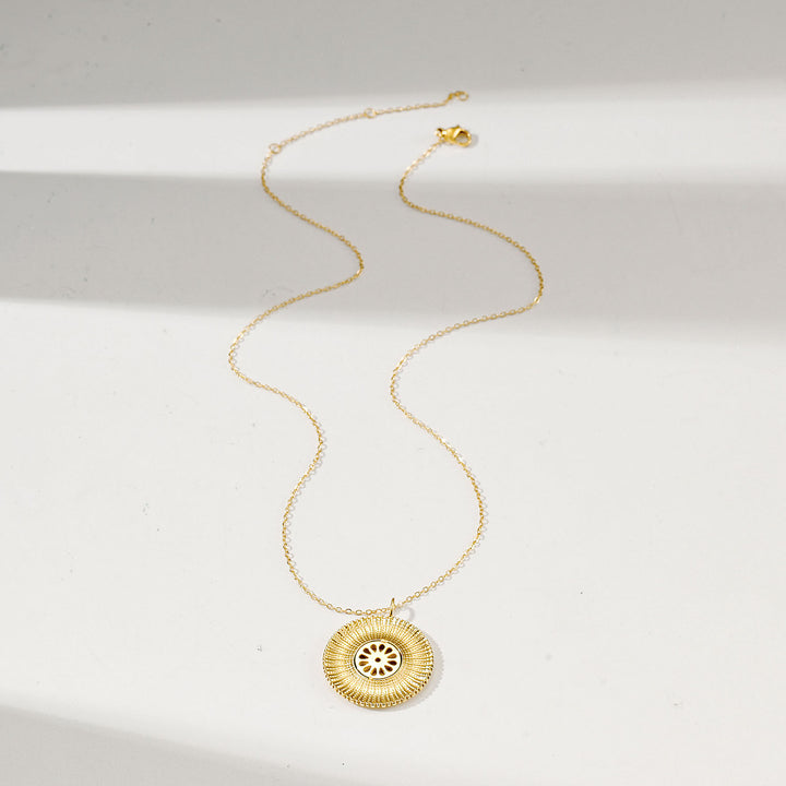 Signature Coin Necklace — collar de Karola & Co.