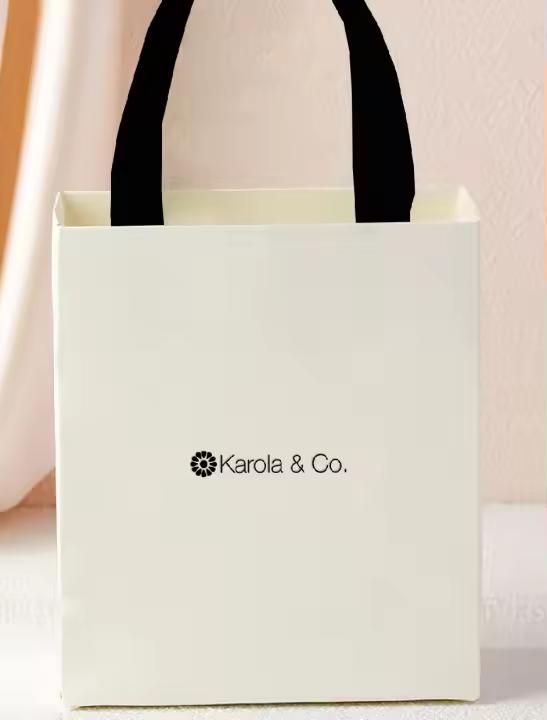 Gift Bag and Tissue — estuche de Karola & Co.