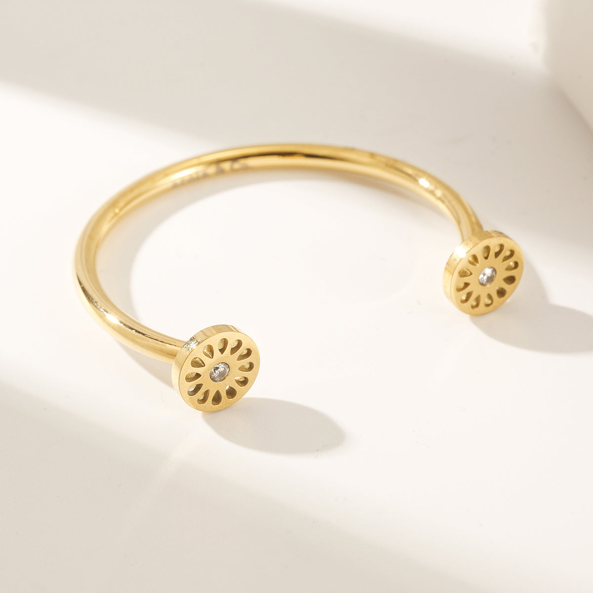 Signature Bangle — pulsera de Karola & Co.