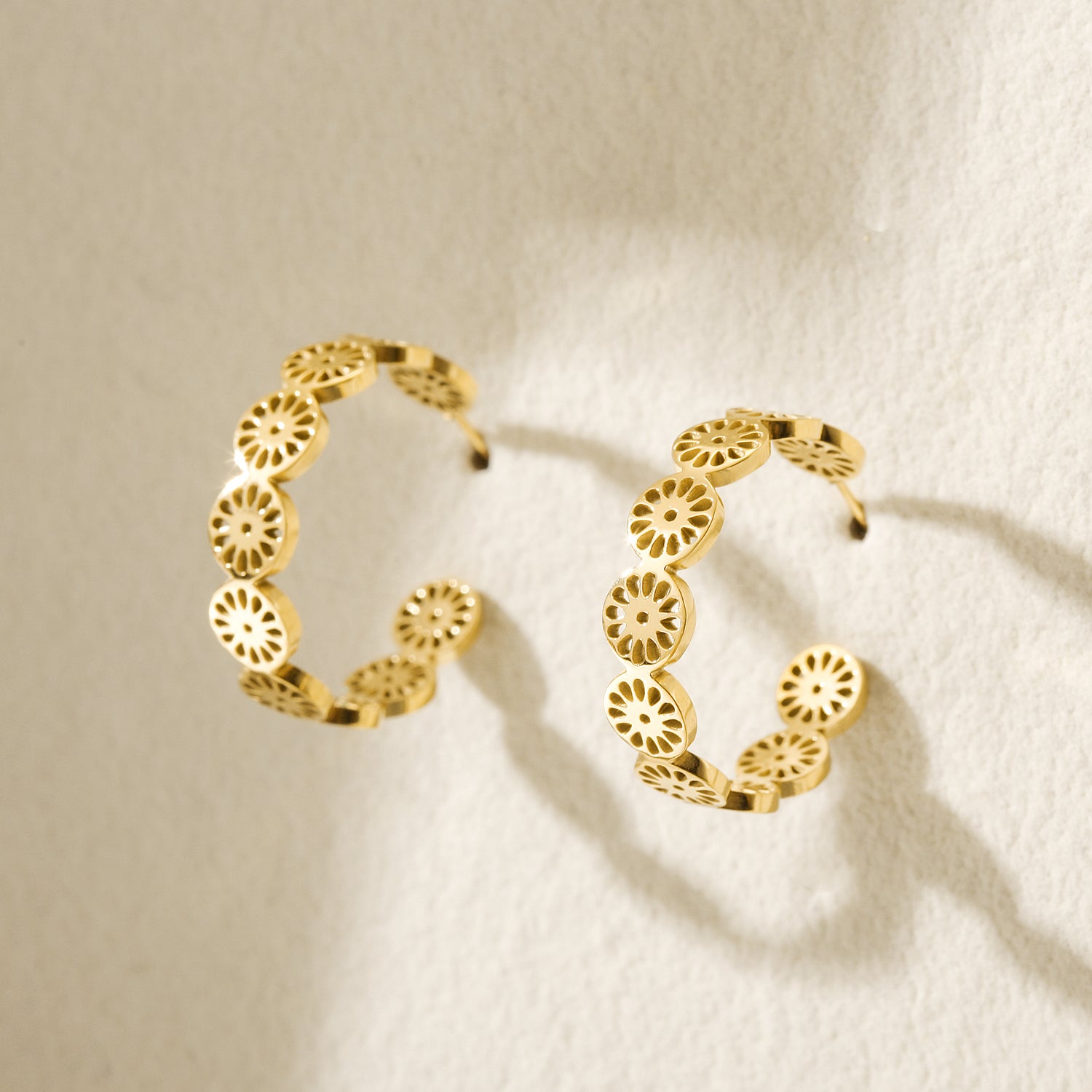 Flora Earrings — aretes de Karola & Co.