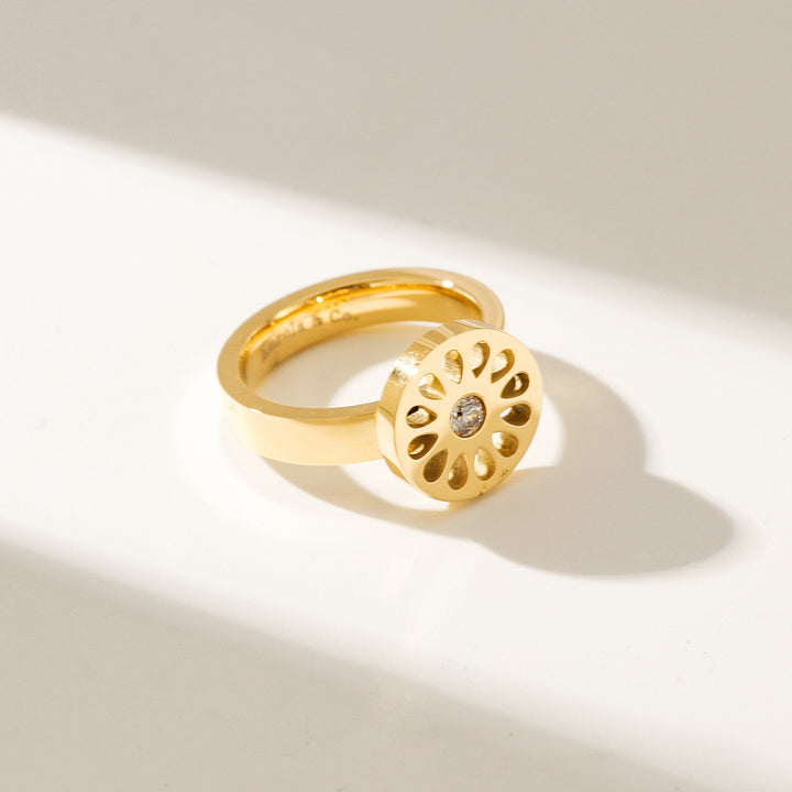 Signature Flower Ring — sortija de Karola & Co.