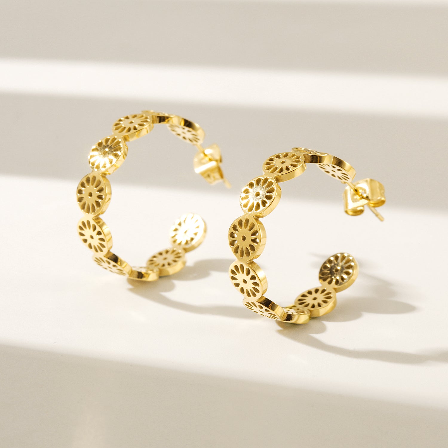 Flora Earrings — aretes de Karola & Co.