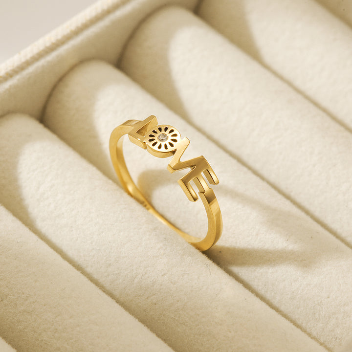 LOVE Ring — sortija de Karola & Co.