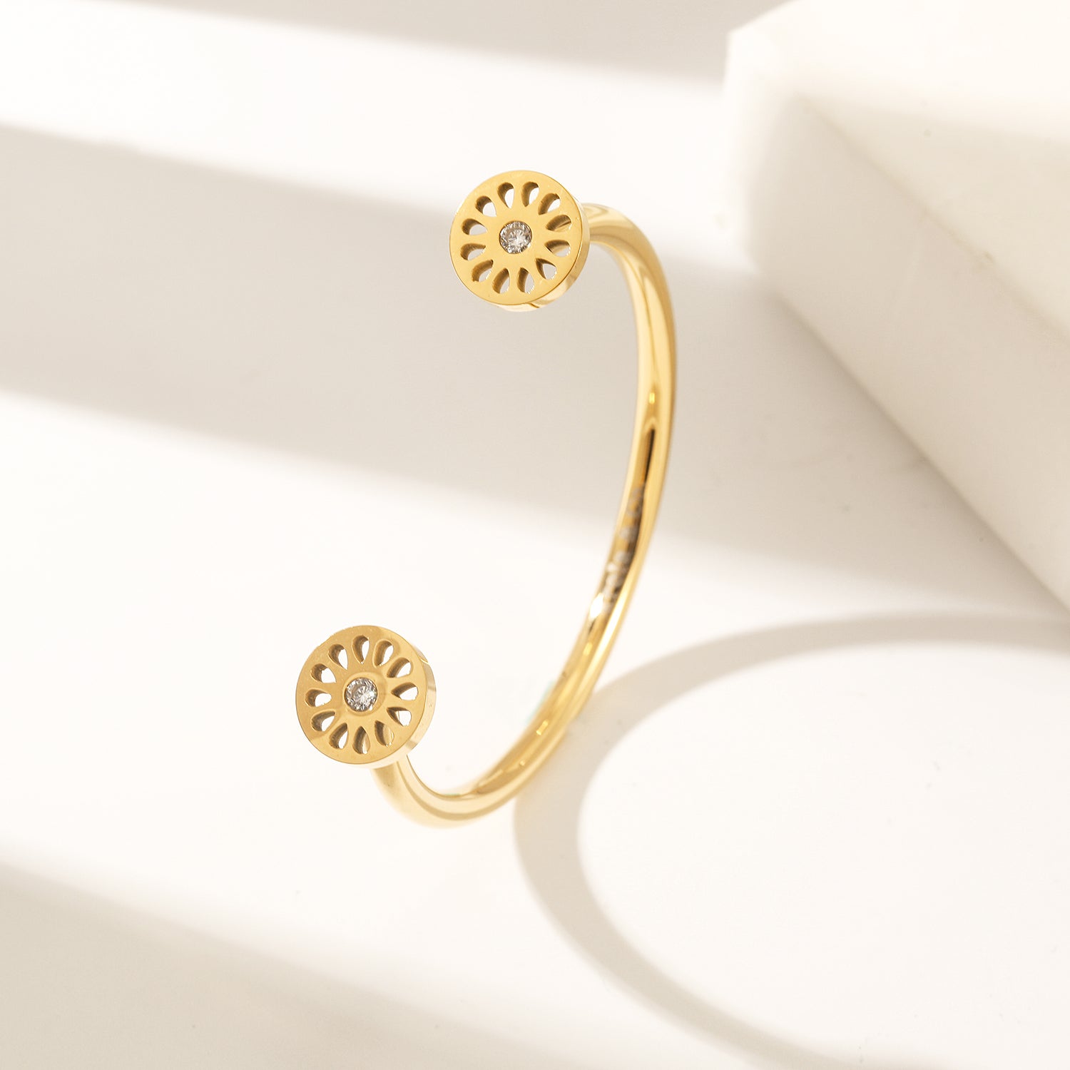 Signature Bangle — pulsera de Karola & Co.
