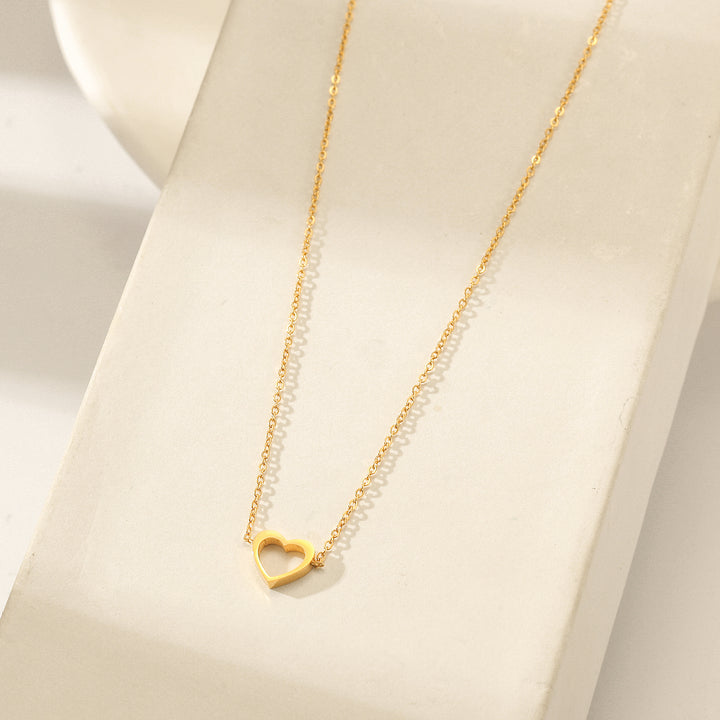 Amour + Signature Mini Necklace — collar de Karola & Co.