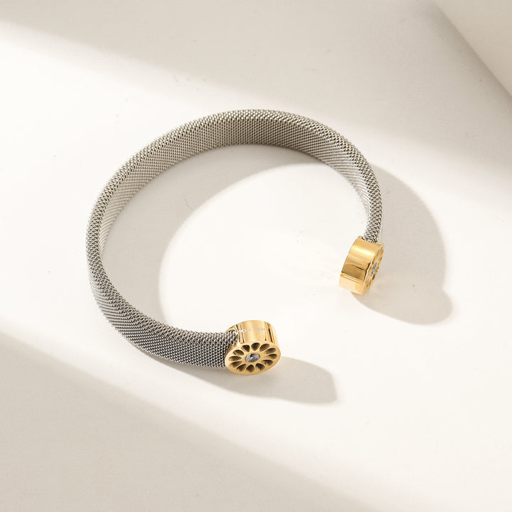 Signature Mesh Bracelet — pulsera de Karola & Co.