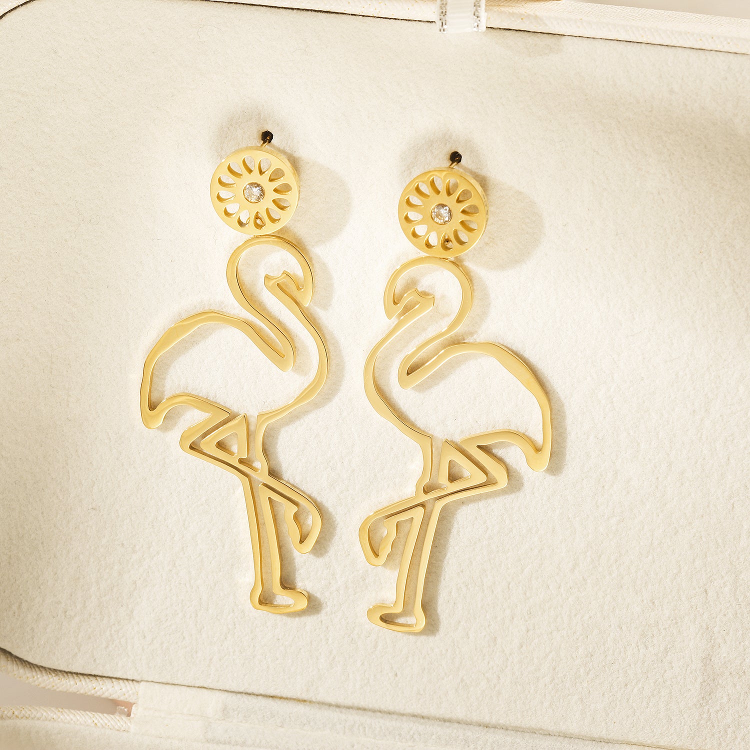 Flamingo Earrings — aretes de Karola & Co.
