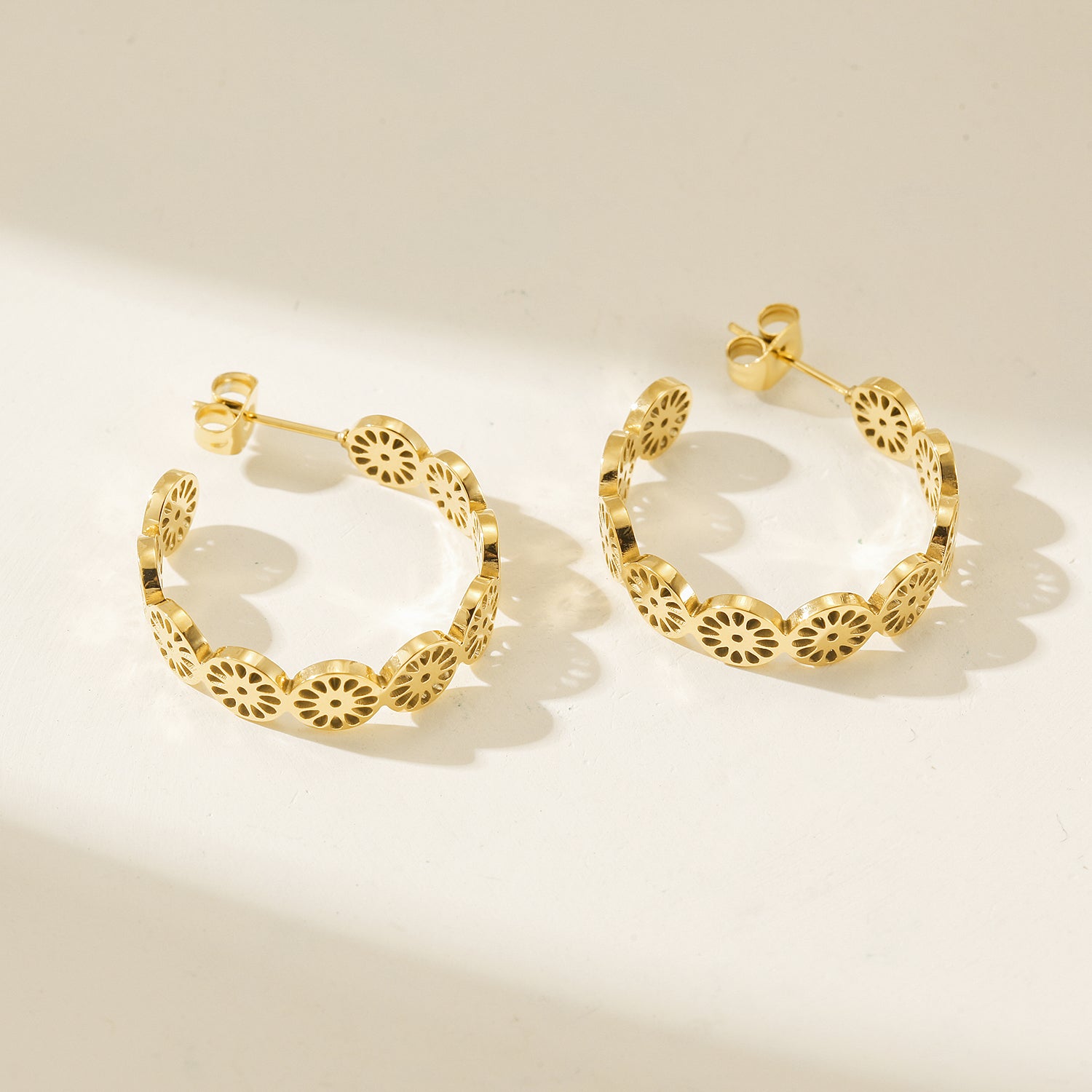 Flora Earrings — aretes de Karola & Co.